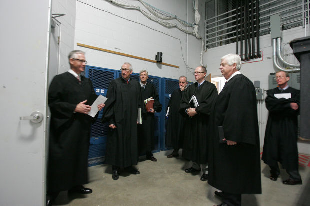 040815dm-iowa-supreme-court-17